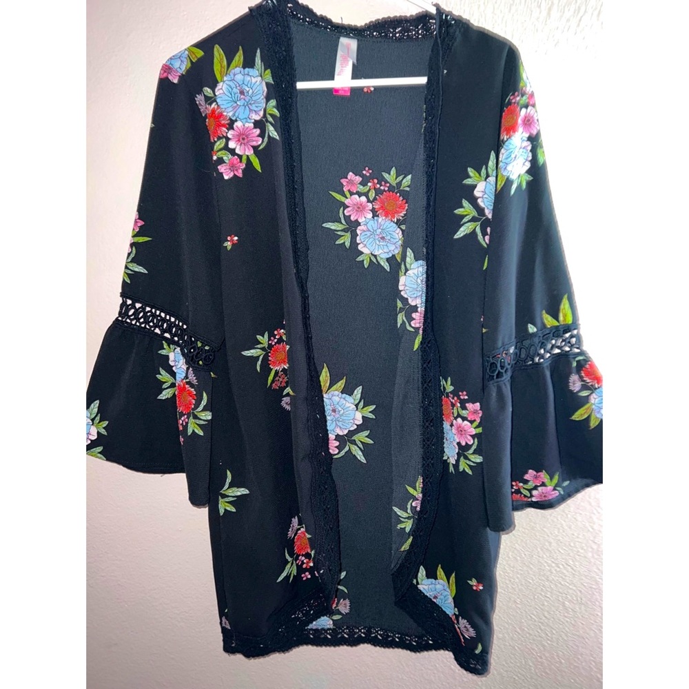 No Boundaries Black Floral Kimono